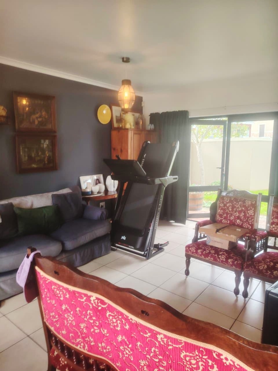 3 Bedroom Property for Sale in The Crest Western Cape